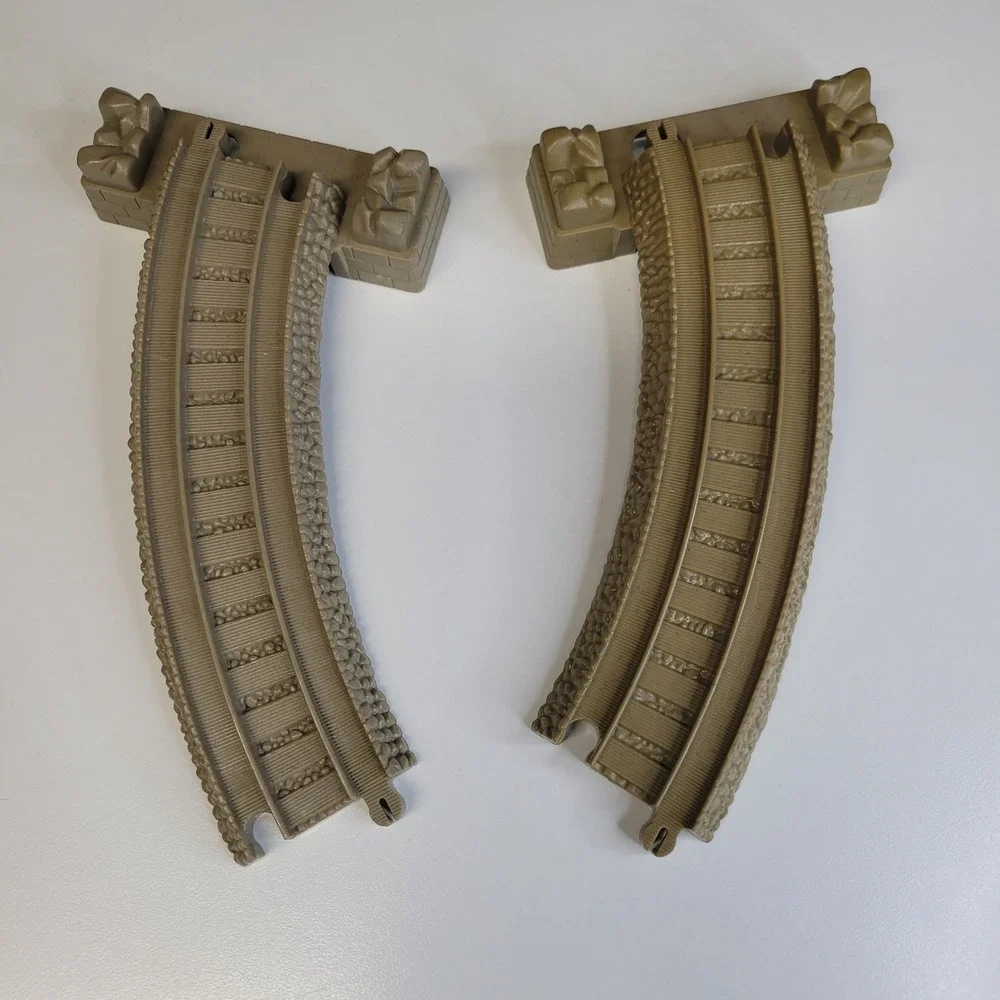 Thomas Train Railway Track Pieces‎ 2009 Curved Ramp Bridge Supports Set